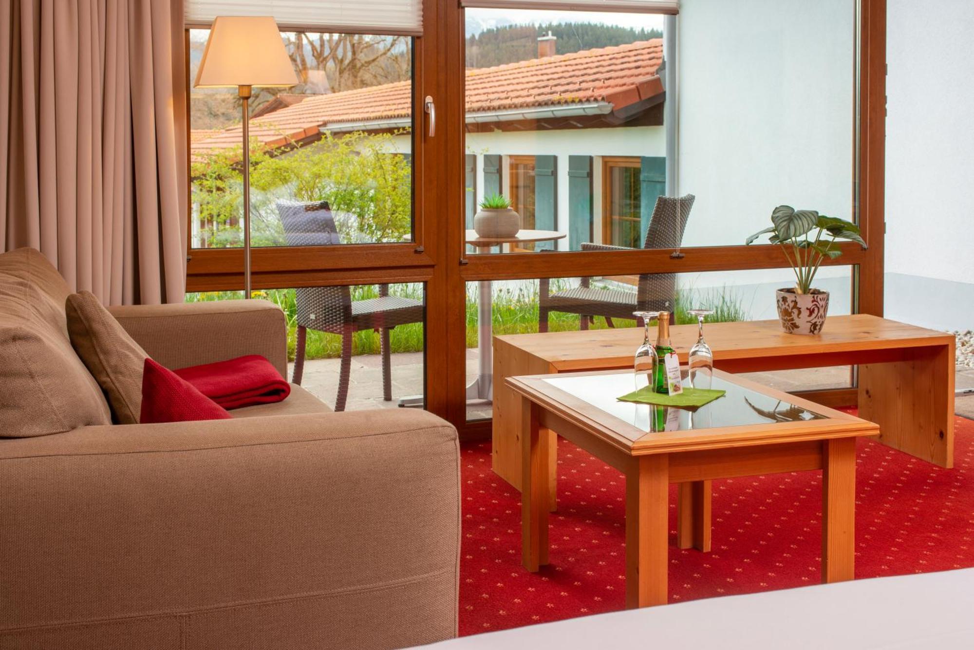 Landhotel Gockelwirt Eisenberg  Exterior photo