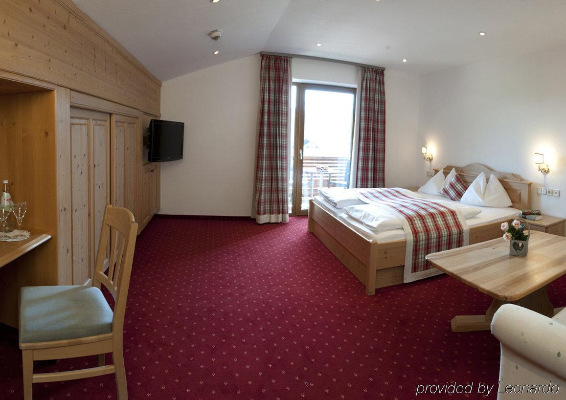 Landhotel Gockelwirt Eisenberg  Room photo